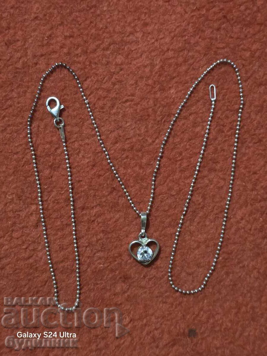 Licitație Lanț argint cu pandantiv. 48cm. Lansez peste 100 de licitații Licitație Lanț argint cu pandantiv. 48cm. Lansez peste 100 de licitații