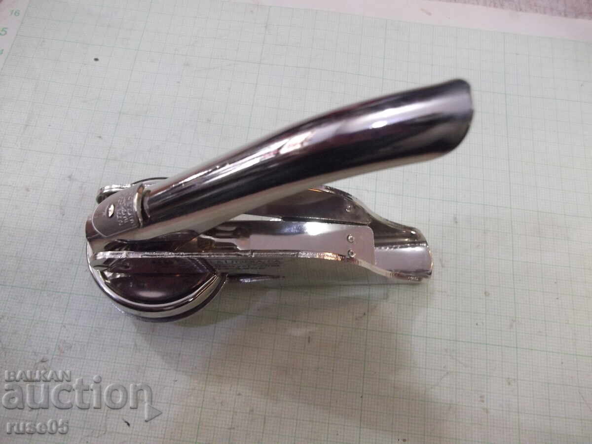 Relief, dry print "SPIEGEL & UTRERA, P.A." American new with price 80.00 BGN | € 40.90 Relief, dry print "SPIEGEL & UTRERA, P.A." American new with price 80.00 BGN | € 40.90