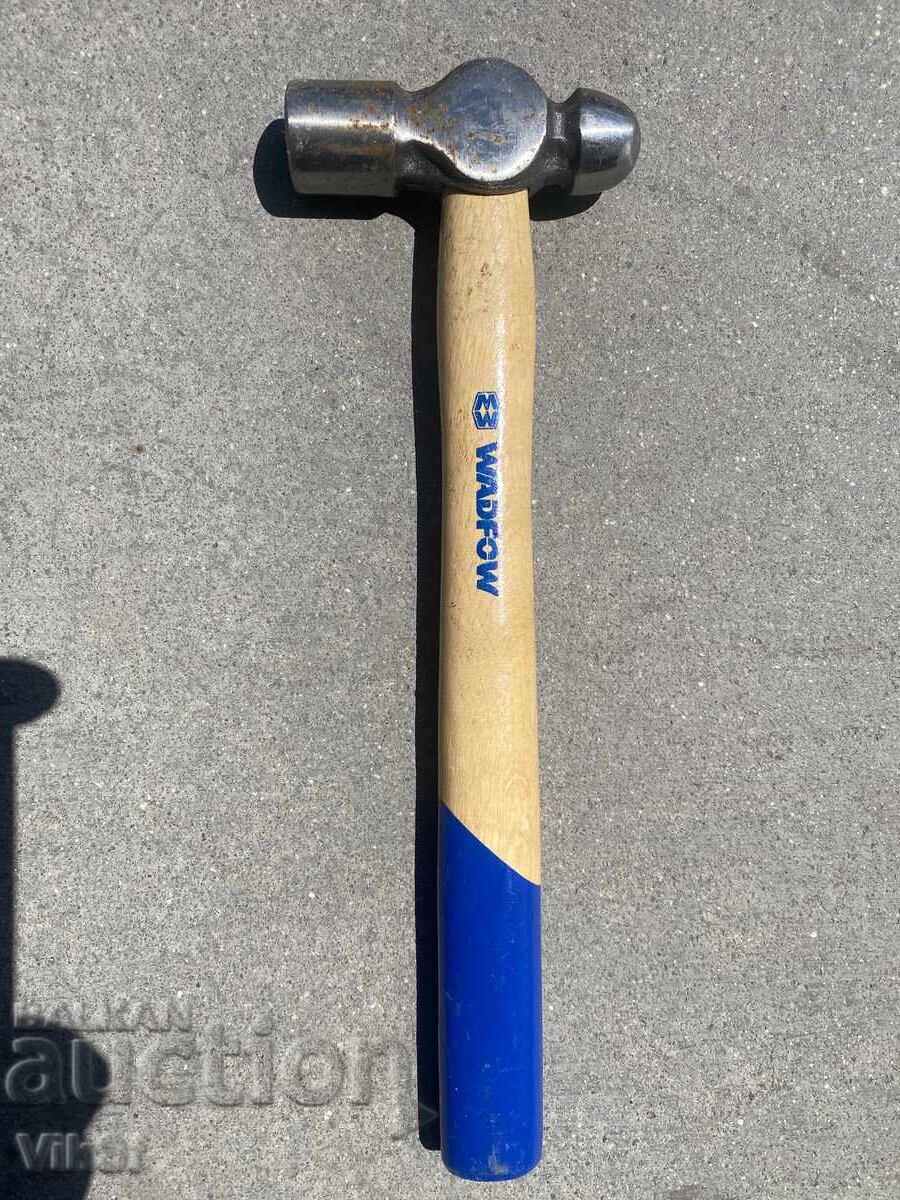 Ciocan tinichigiu WADFAW, cu mâner ergonomic 0.450 k cu preț 19.50 BGN | € 9.97