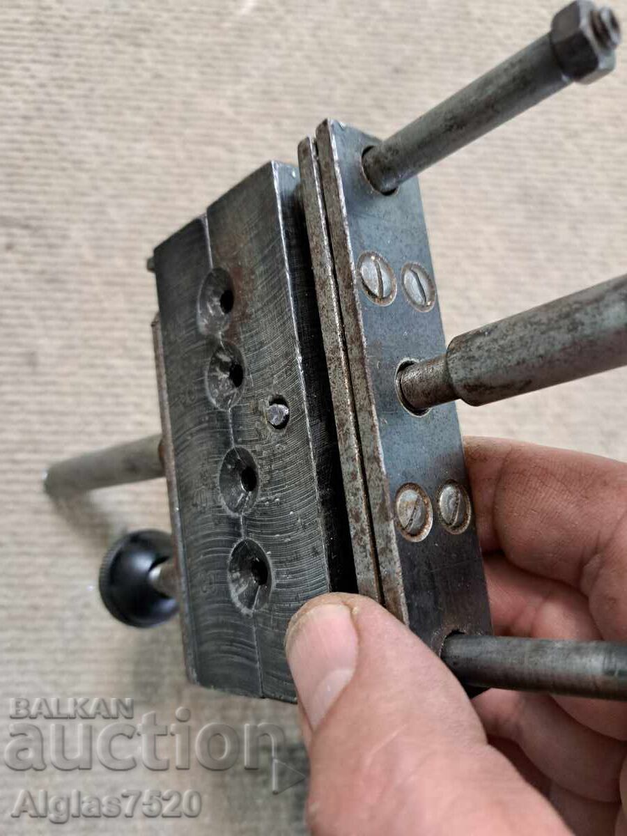 Матрица за оловни тежести за риболов с цена 100.00 лв. | € 51.13 Матрица за оловни тежести за риболов с цена 100.00 лв. | € 51.13