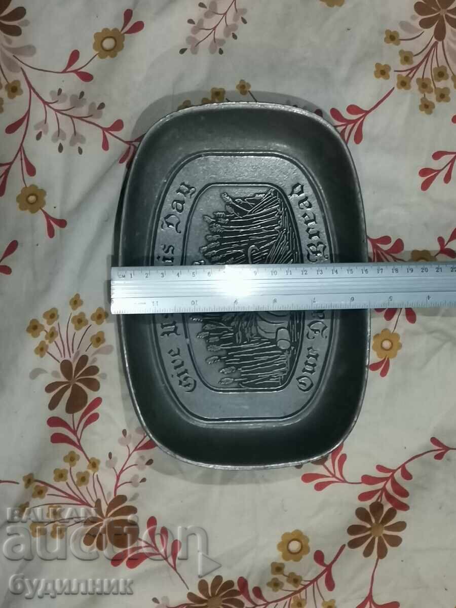 Μασίφ πιατέλα δίσκος για ψωμί. ΒΖC. Διαστάσεις στις φωτογραφίες. Εκκίνηση με τιμή 6.99 BGN | € 3.57