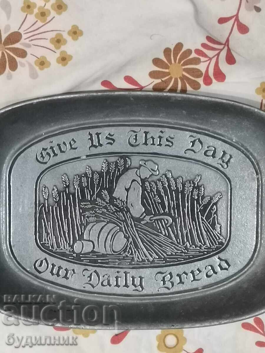 Δημοπρασία Μασίφ πιατέλα δίσκος για ψωμί. ΒΖC. Διαστάσεις στις φωτογραφίες. Εκκίνηση