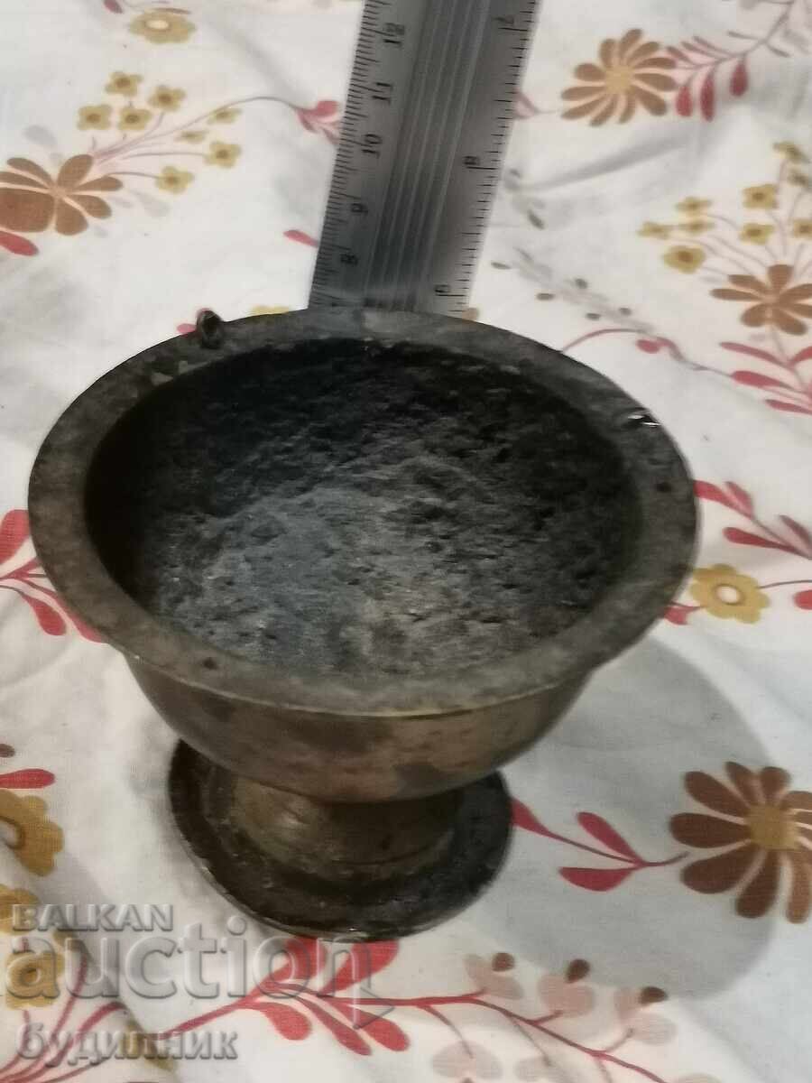 Bronze oil lamp BZTs. Dimensions in photos. I'm listing over 100 with price 5.99 BGN | € 3.06