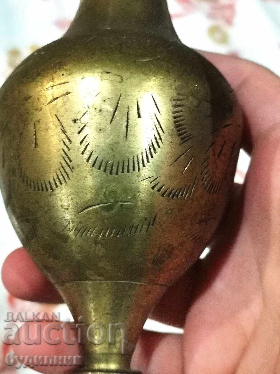 Δημοπρασία Χάλκινη Μασίφ Βάζα Διαστάσεις στις φωτογραφίες. ΒΖΤ. Βάζω σε δημοπρασία από 1