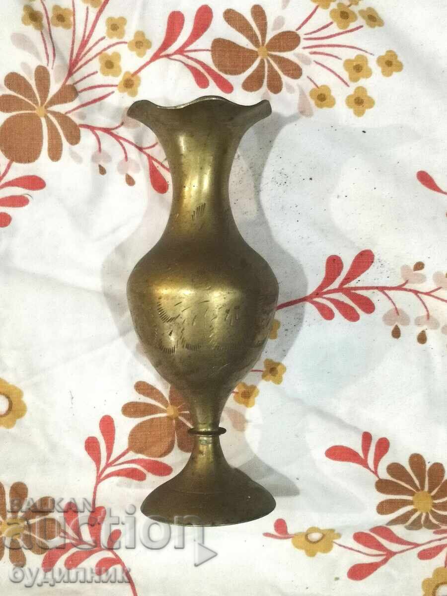 Παράδοση Χάλκινη Μασίφ Βάζα Διαστάσεις στις φωτογραφίες. ΒΖΤ. Βάζω σε δημοπρασία από 1