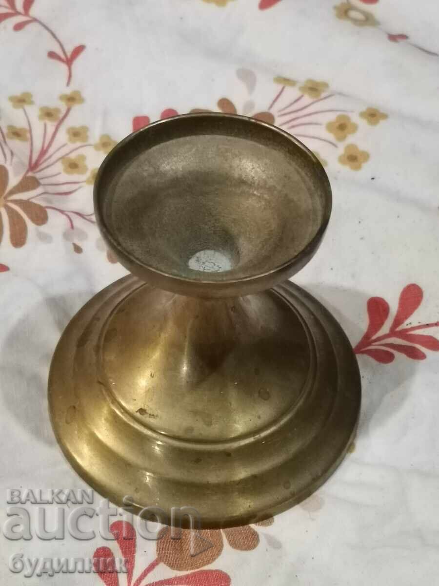 Livrarea Sfeșnic Masiv de Bronz. Dimensiuni în poze. BZC Pun la vânzare Livrarea Sfeșnic Masiv de Bronz. Dimensiuni în poze. BZC Pun la vânzare