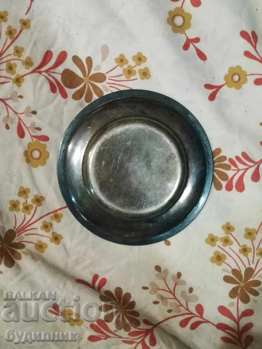 Farfurie argintată BZȚ. Dimensiuni în fotografii. Vând peste 100 cu preț 2.99 BGN | € 1.53