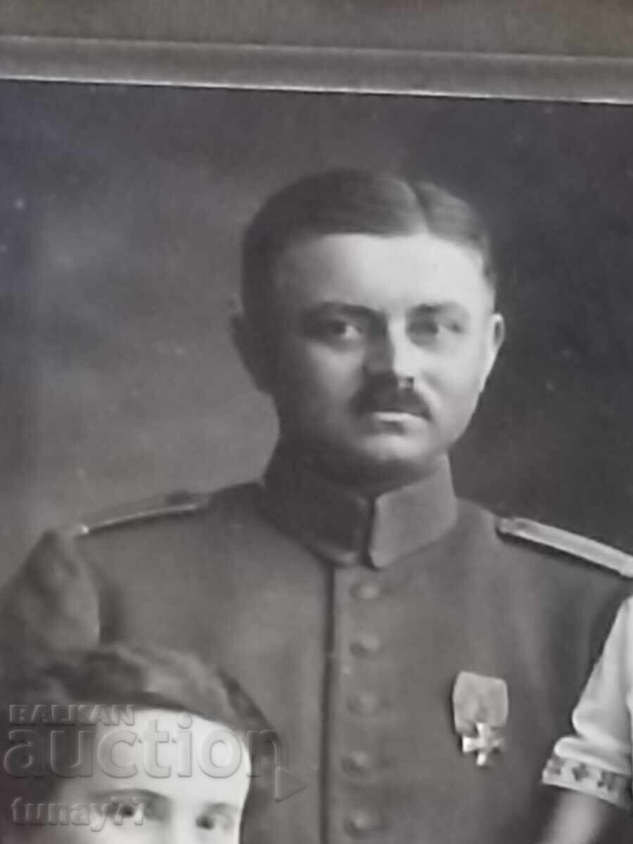 Livrarea RAMĂ FOTO Familie de militari Insignă Medalie