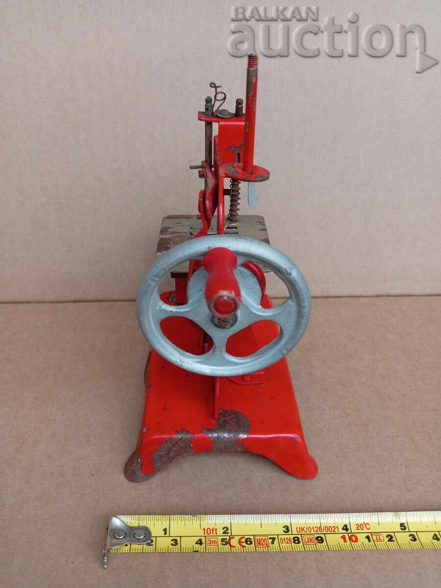 Λαμαρινένιο μεταλλικό παιχνίδι ραπτομηχανή δεκαετίας του 1960 - 6