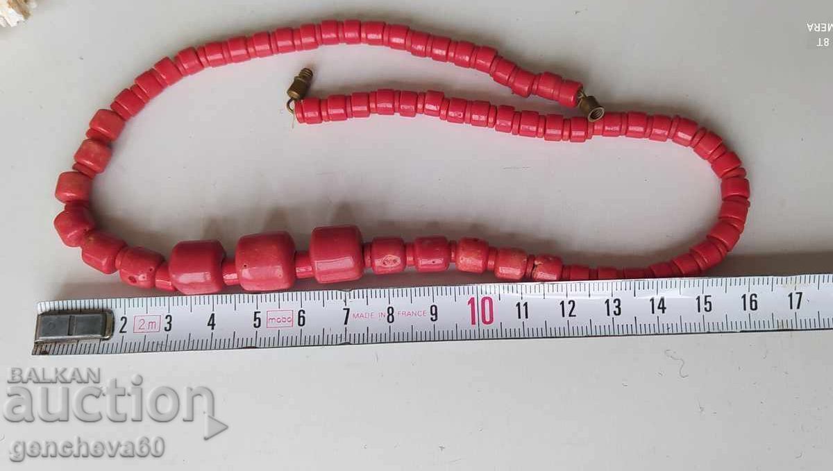 Licitație Colier vechi din coral roșu natural