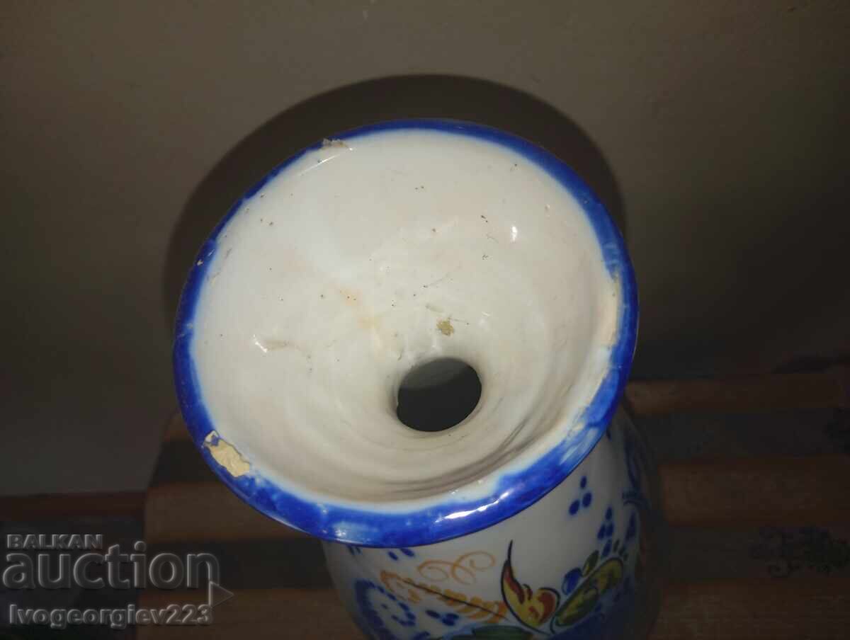 Vaza veche de portelan cu preț 70.00 BGN | € 35.79 Vaza veche de portelan cu preț 70.00 BGN | € 35.79