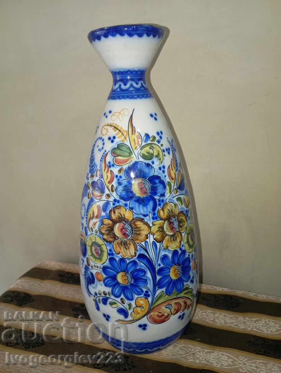 Vaza veche de portelan Vaza veche de portelan