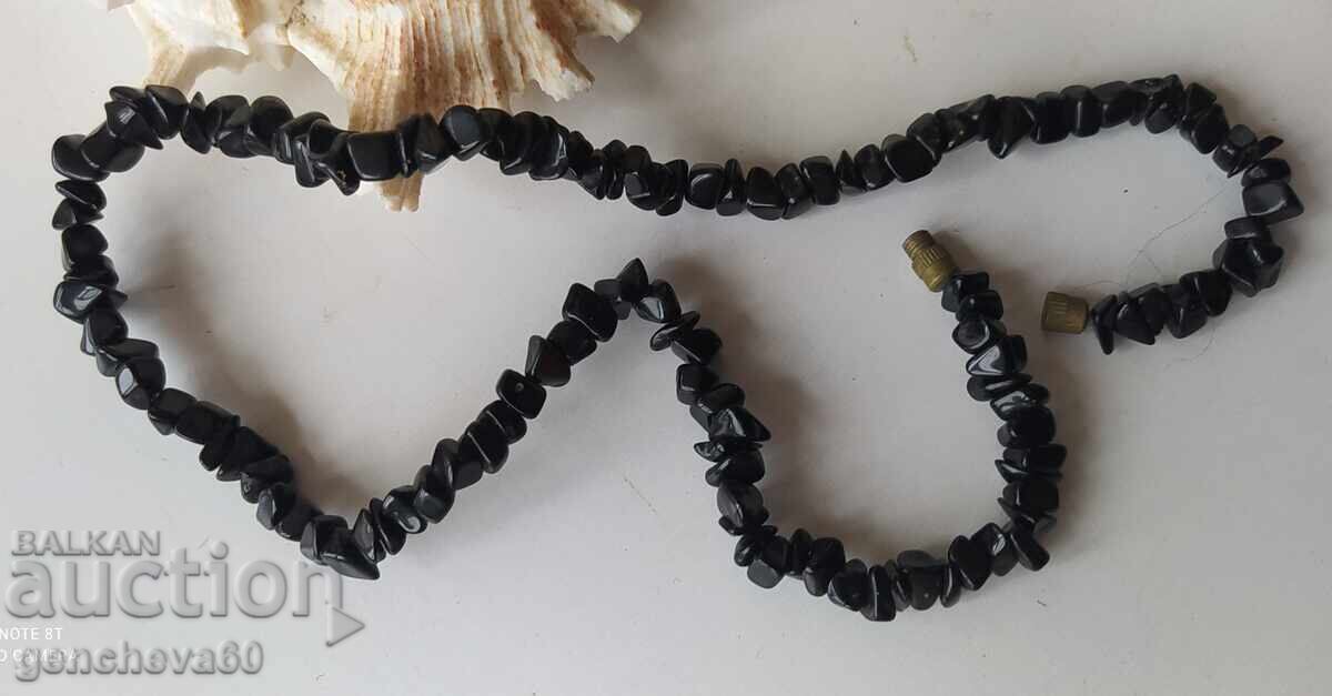 Παλιό κολιέ από φυσικό μαύρο τουρμαλίνη με τιμή 50.00 BGN | € 25.56