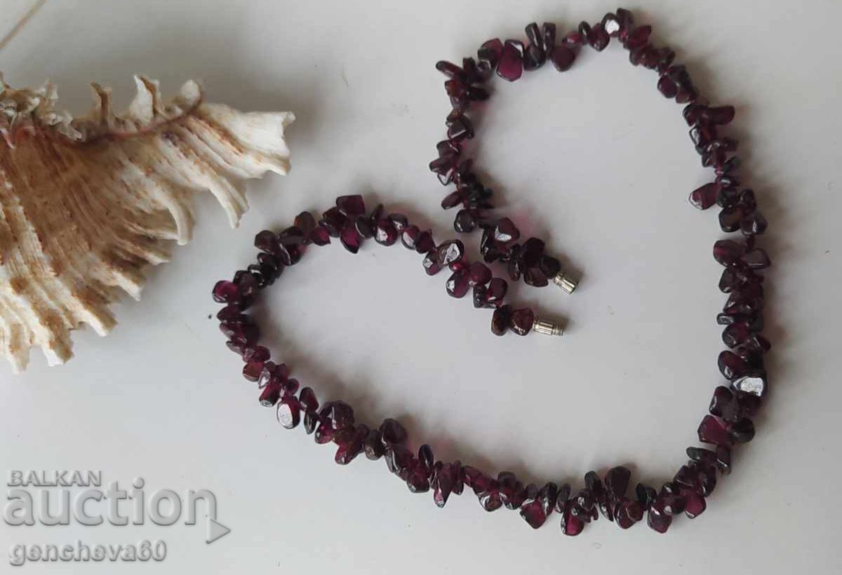 Auction  Retro necklace made of natural red garnet