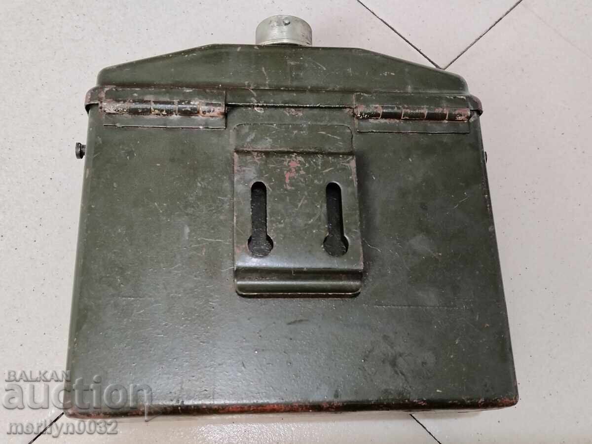 Στρατιωτικό μεταλλικό κουτί Β' Παγκοσμίου Πολέμου, κιβώτιο με τιμή 55.00 BGN | € 28.12