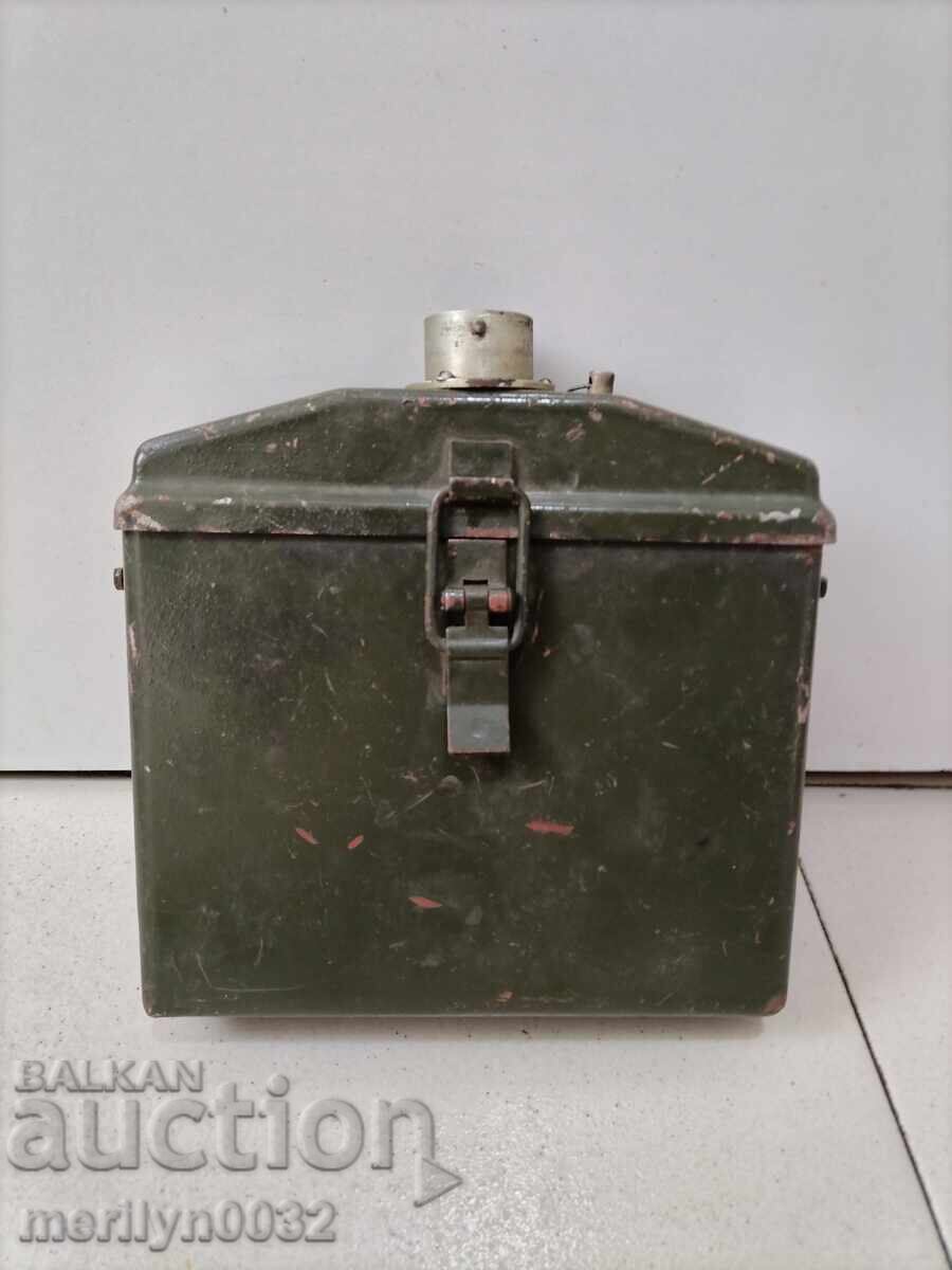 Στρατιωτικό μεταλλικό κουτί Β' Παγκοσμίου Πολέμου, κιβώτιο