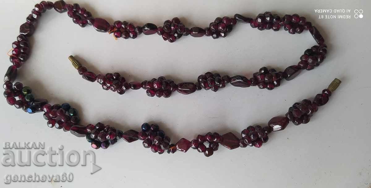 Auction  Vintage Bohemian Red Garnet Necklace