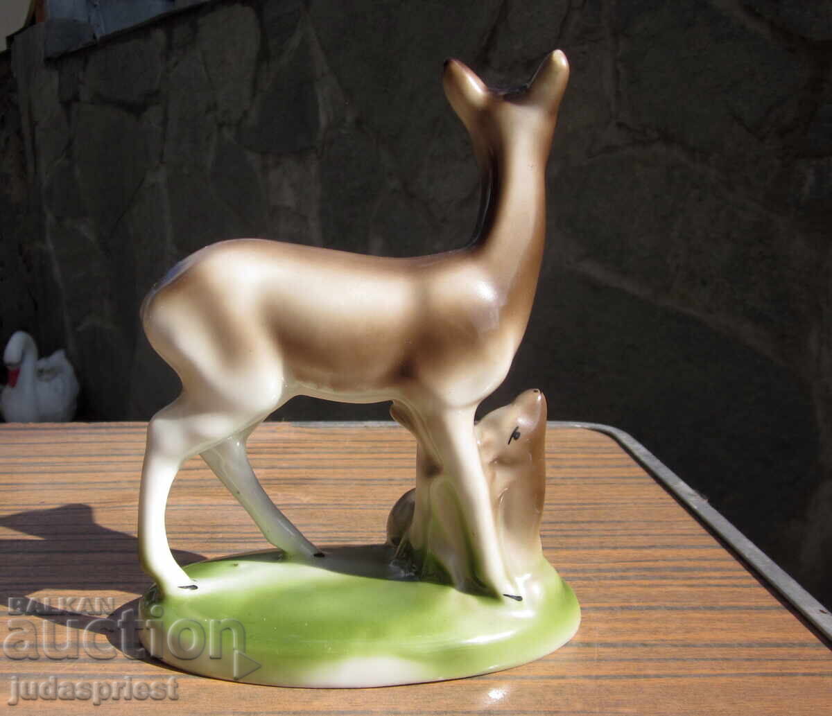 Bŭlgarska portselanova φιγούρα αγαλματίδιο Ίσις - ελάφι με μικρό με τιμή 45.00 BGN | € 23.01 Bŭlgarska portselanova φιγούρα αγαλματίδιο Ίσις - ελάφι με μικρό με τιμή 45.00 BGN | € 23.01