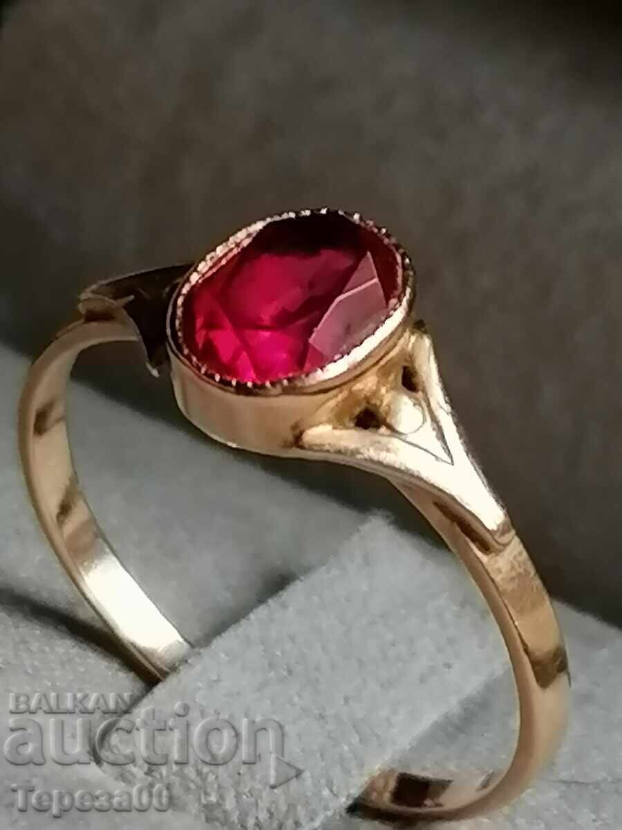 Стар златен руски пръстенс рубин СССР 583 Стар златен руски пръстенс рубин СССР 583