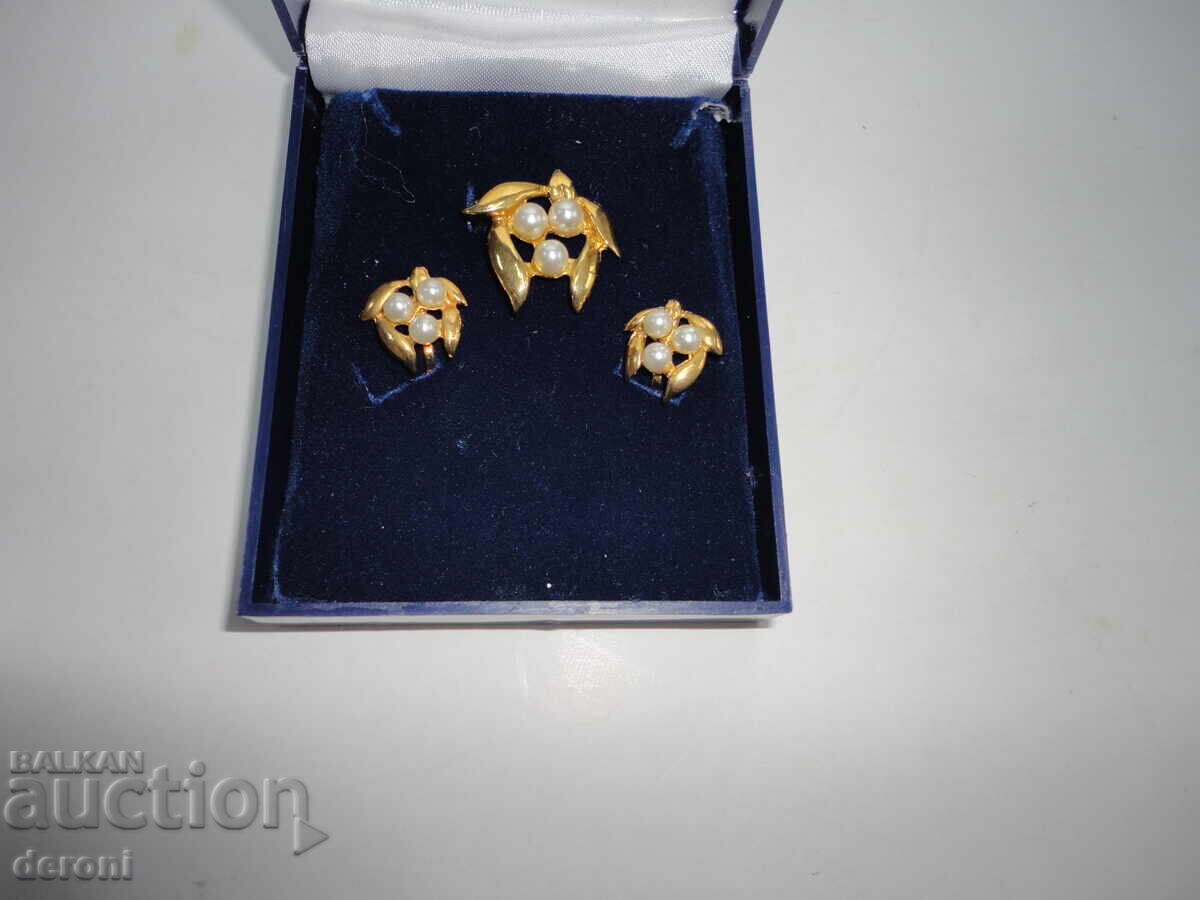 Gold-plated earring set with pearls and brooch - 5