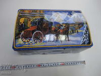 Εξαιρετικό μεταλλικό κουτί σεντούκι