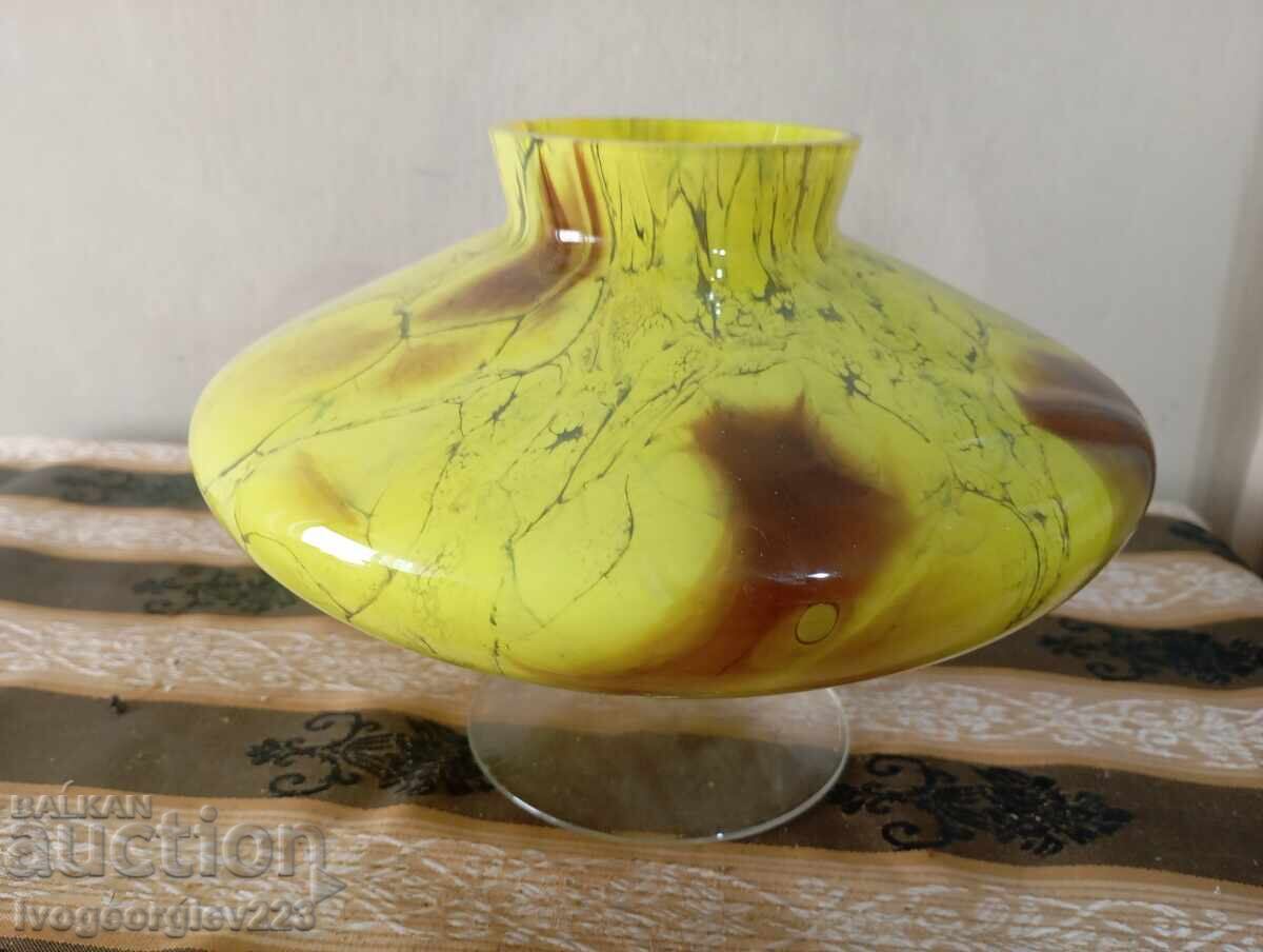 Auction  Vase art style