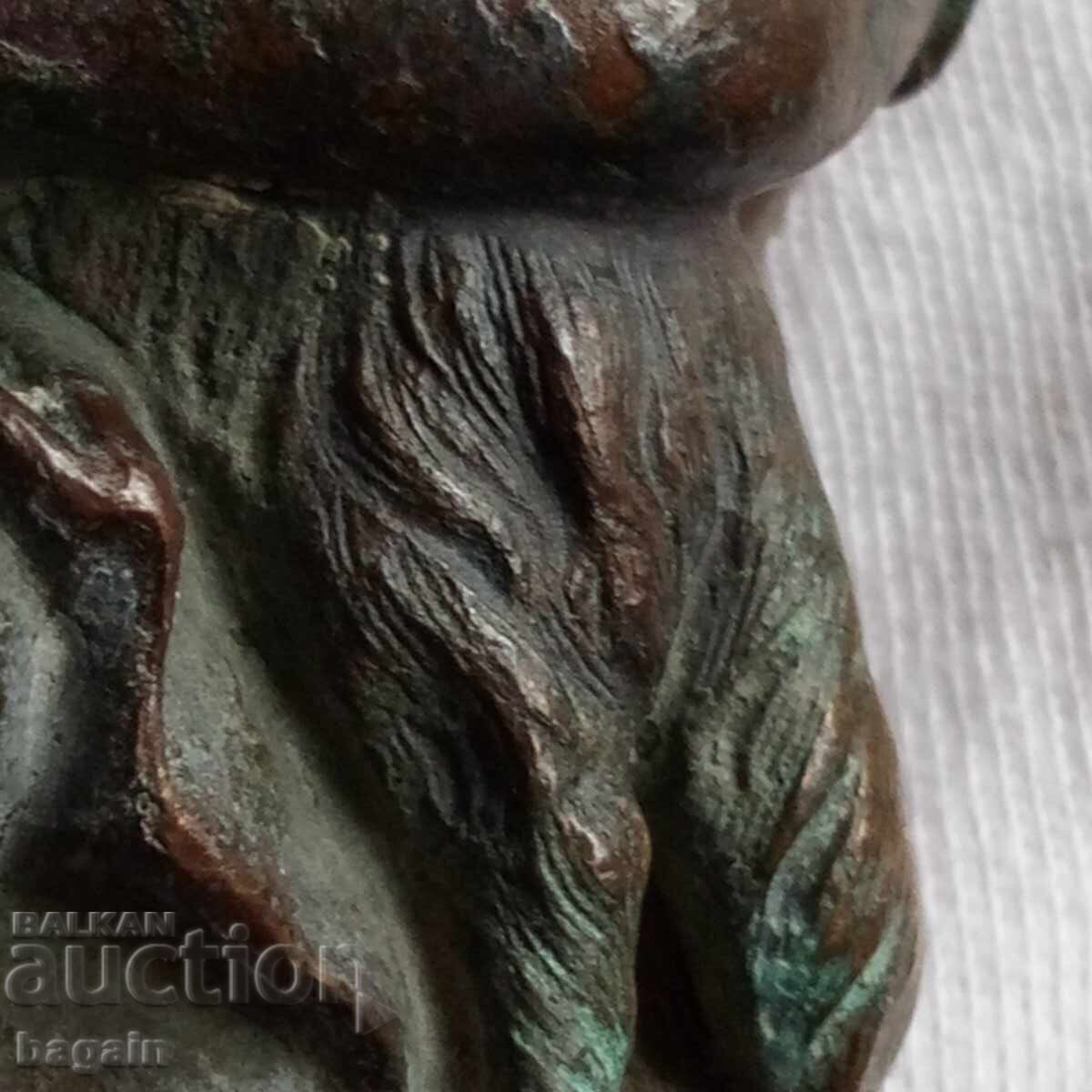 Παράδοση Χάλκινο άγαλμα. Παράδοση Χάλκινο άγαλμα.