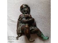 Χάλκινο άγαλμα.