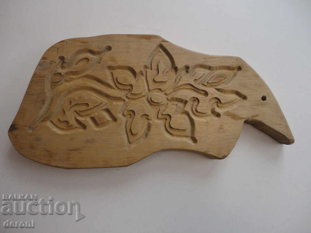 Licitație Sculptură veche în lemn Licitație Sculptură veche în lemn