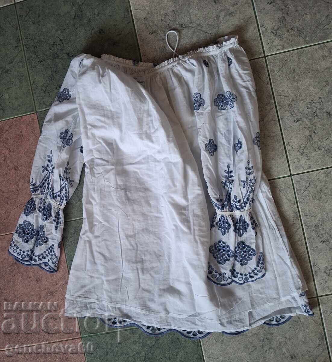 Fashionable white long shirt with beautiful cutwork embroidery - 5