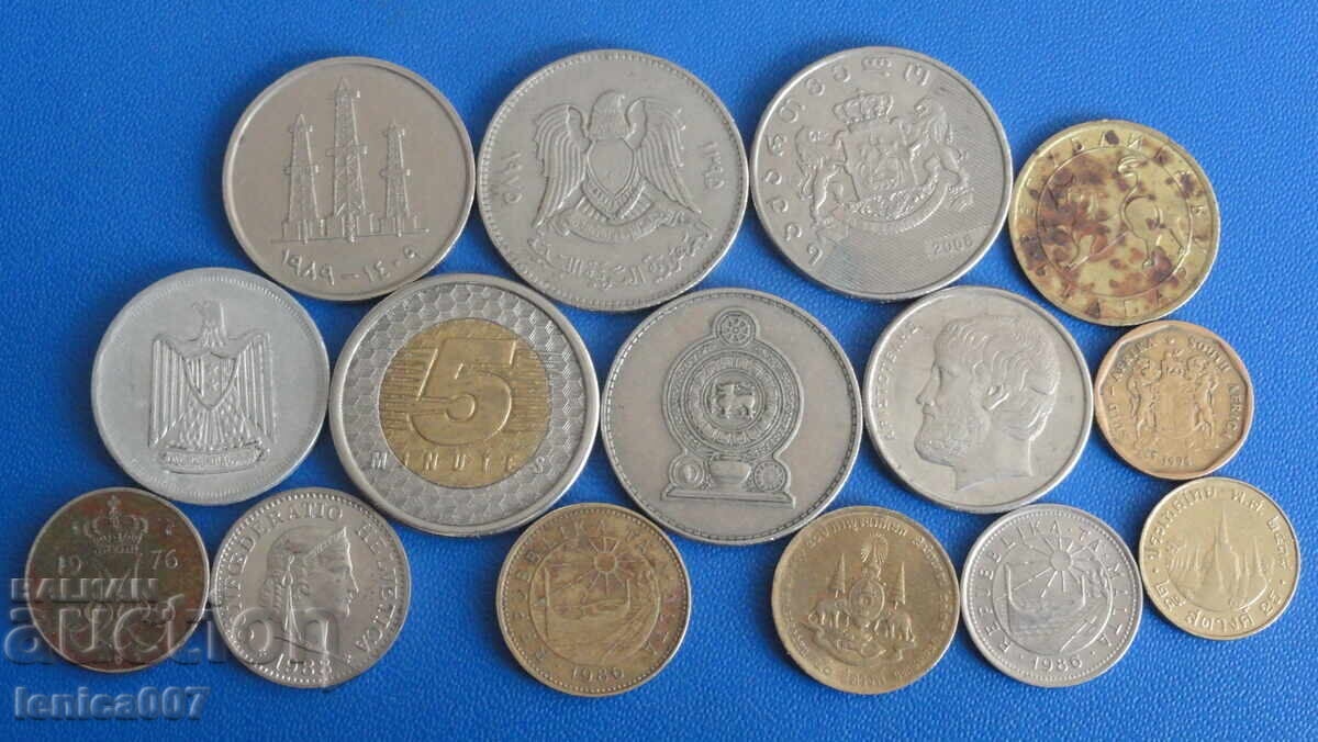 Licitație Monede interesante (15 bucăți) Licitație Monede interesante (15 bucăți)