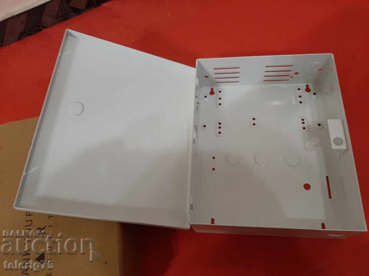 Μεταλλικό κουτί για εγκατάσταση συστημάτων συναγερμού Paradox - 20x25x7.5εκ με τιμή 25.00 BGN | € 12.78 Μεταλλικό κουτί για εγκατάσταση συστημάτων συναγερμού Paradox - 20x25x7.5εκ με τιμή 25.00 BGN | € 12.78