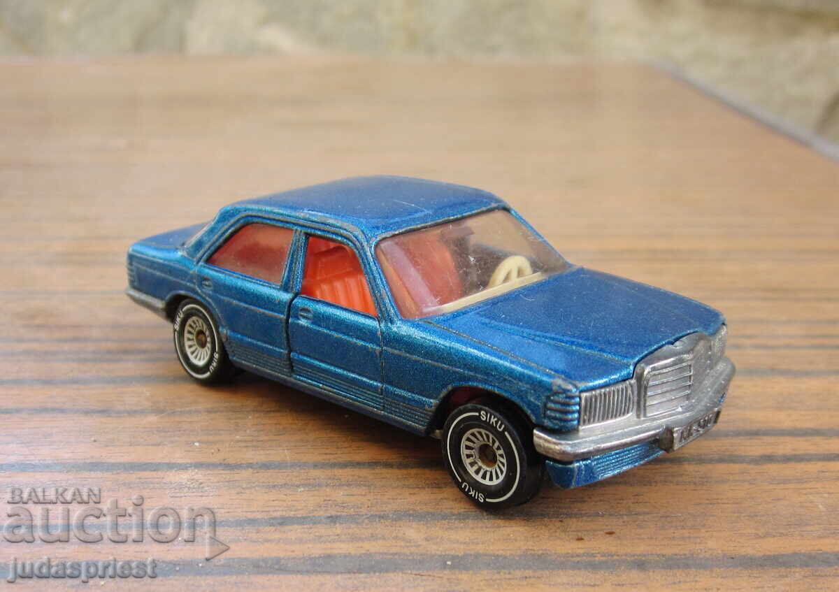 Аукцион стара Германска играчка количка mercedes benz 500 SE siku