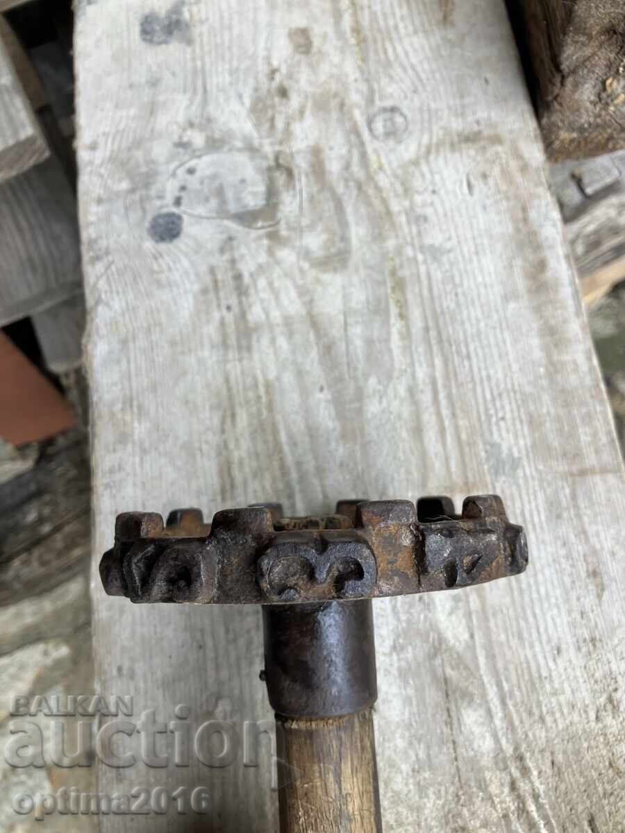 Σφραγιστικό μηχάνημα με τιμή 40.00 BGN | € 20.45