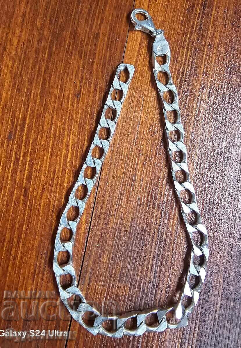 Сребърна Масивна гривна. 925 Проба. 9,85 Грама. 19см. Пускам с цена 44.99 лв. | € 23.00 Сребърна Масивна гривна. 925 Проба. 9,85 Грама. 19см. Пускам с цена 44.99 лв. | € 23.00