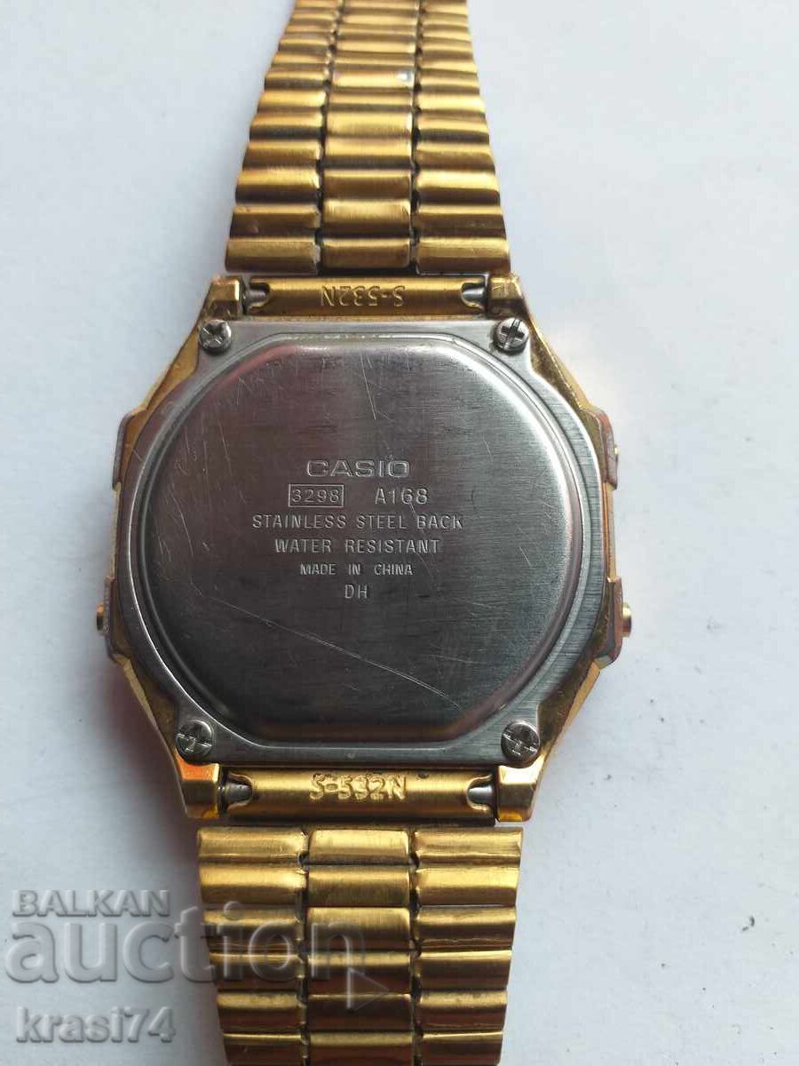 Аукцион Позлатен електронен часовник