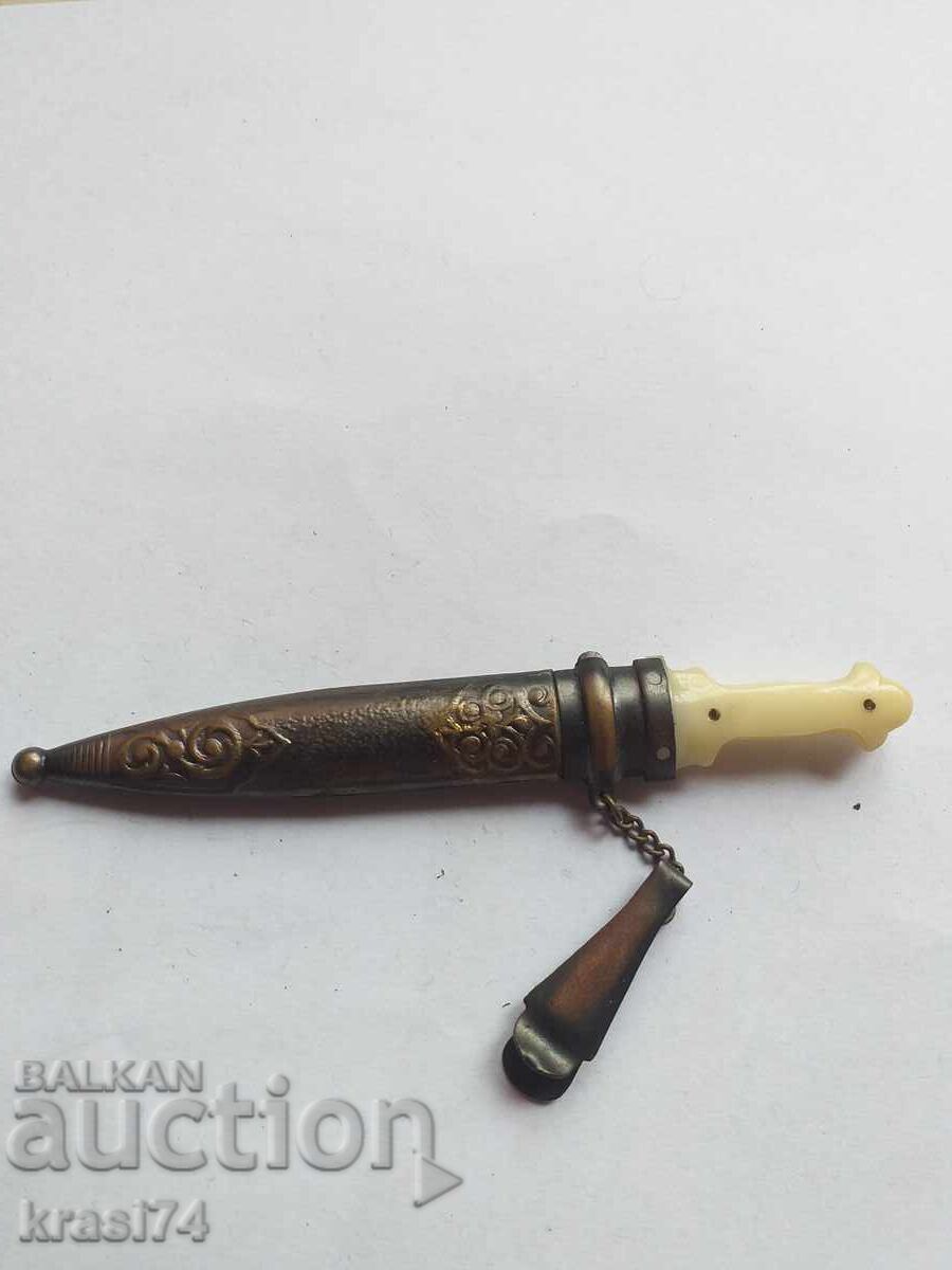 Pen with price 20.00 BGN | € 10.23 Pen with price 20.00 BGN | € 10.23