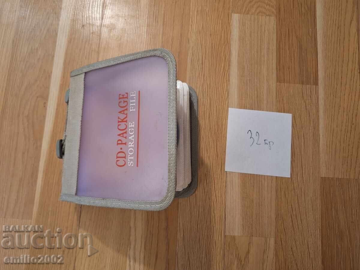 Animated DVD movies in a binder, 32 pcs