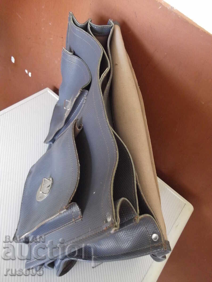 Geantă școlară din epoca socialistă - 5