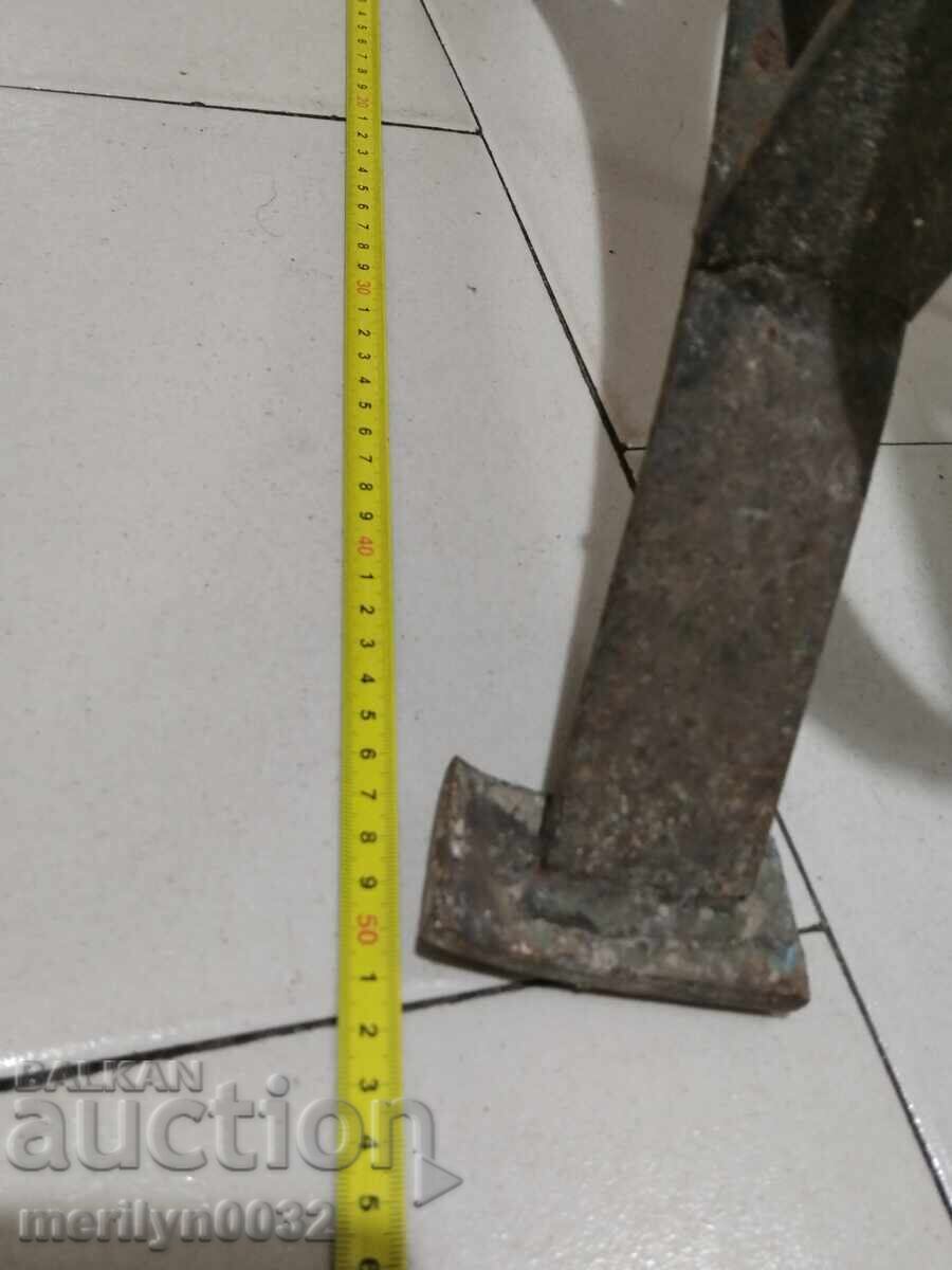 Метални крака стойки за пейка в градината вилата пред блока - 5