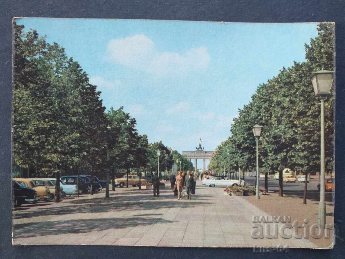 Αυτοκίνητο Ένα αυτοκίνητο Αυτοκίνητο Ένα αυτοκίνητο