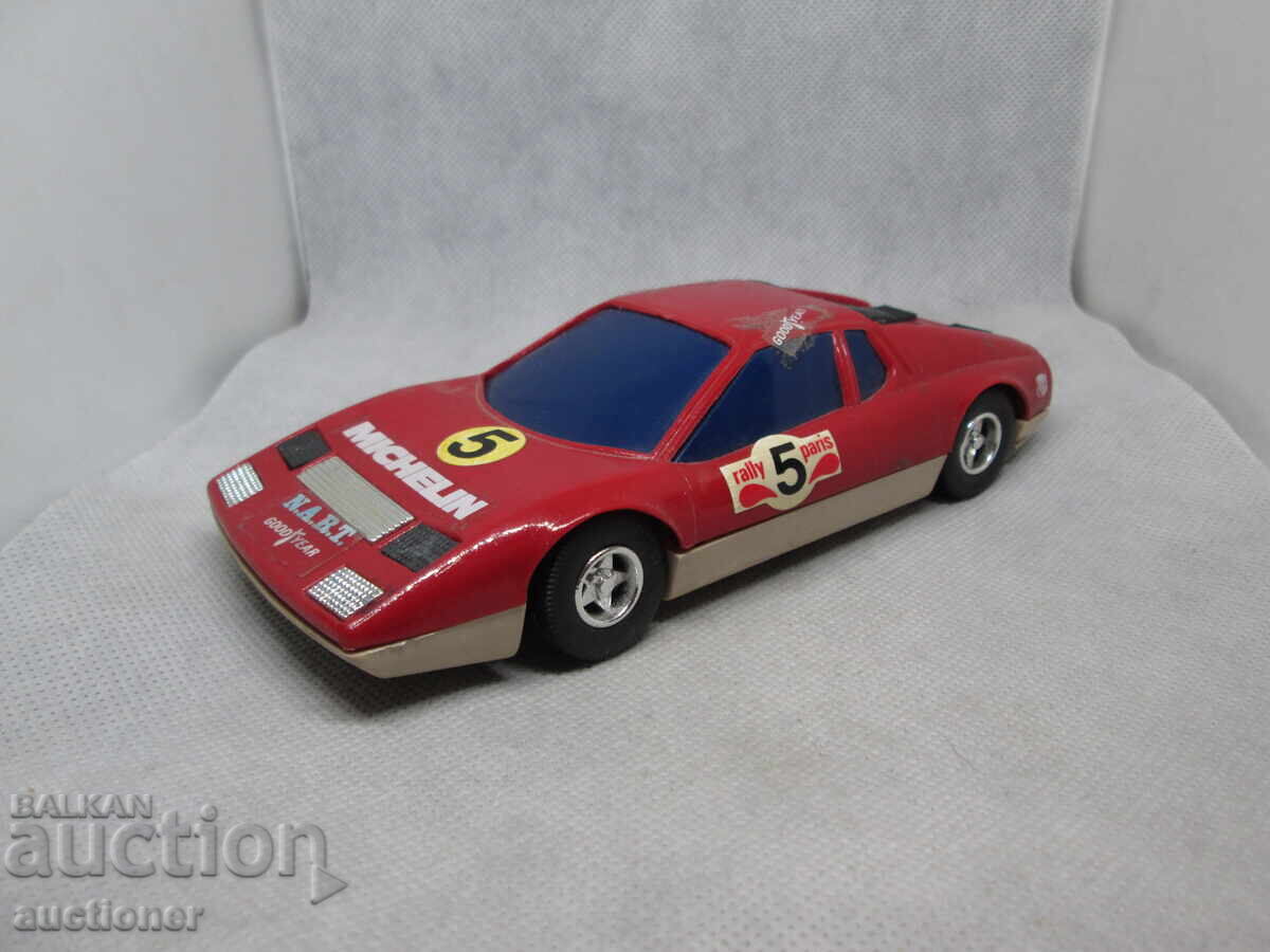 FERRARI  365 GT BB SKALA 1:23-ЧЕРВЕНА