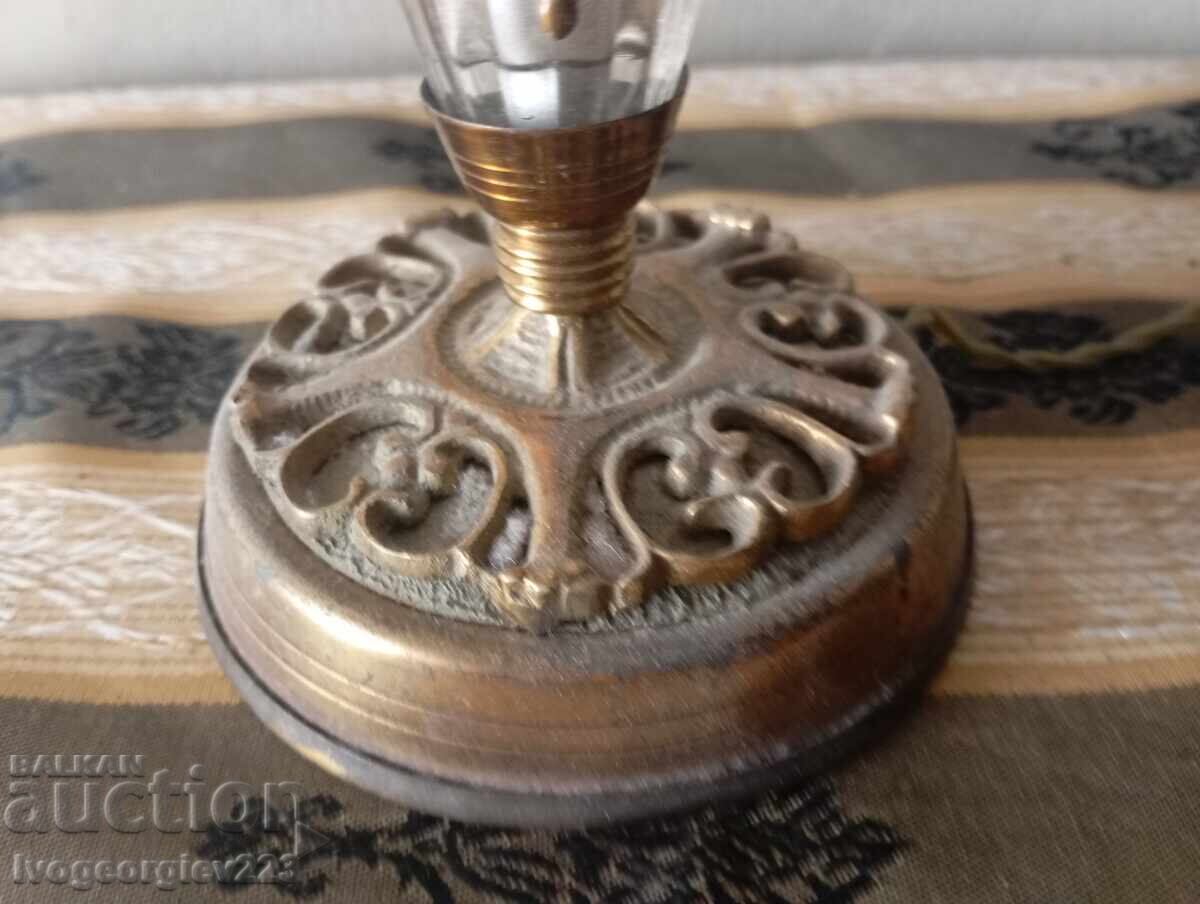 Настолна лампа в стил ампир с цена 140.00 лв. | € 71.58