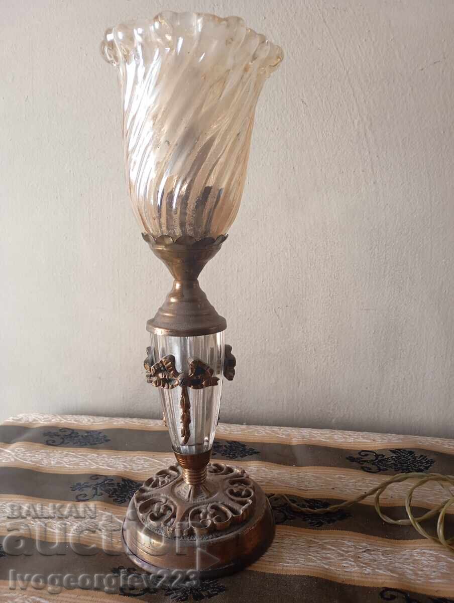 Настолна лампа в стил ампир