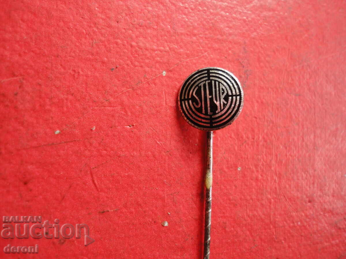 Semn insignă tractor Steyer cu preț 10.00 BGN | € 5.11