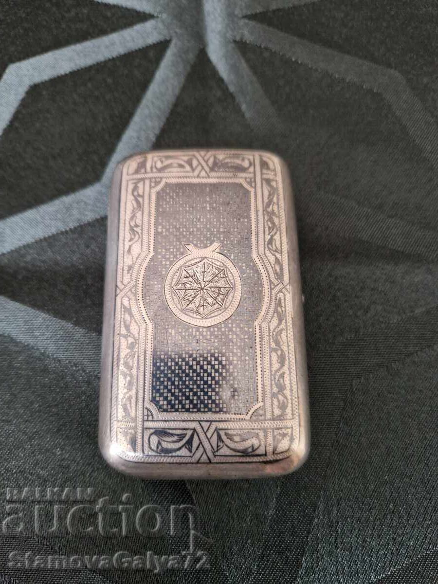 Μοναδικό ρωσικό ασημένιο κουτί καπνού με νιέλο 84 με τιμή 648.00 BGN | € 331.32