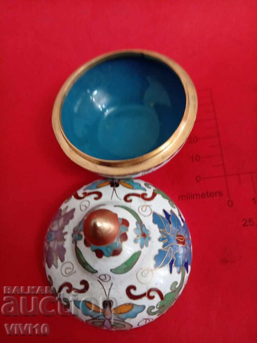 Cutie veche de bijuterii, email, cloisonné cu preț € 25.00 | 48.90 BGN Cutie veche de bijuterii, email, cloisonné cu preț € 25.00 | 48.90 BGN