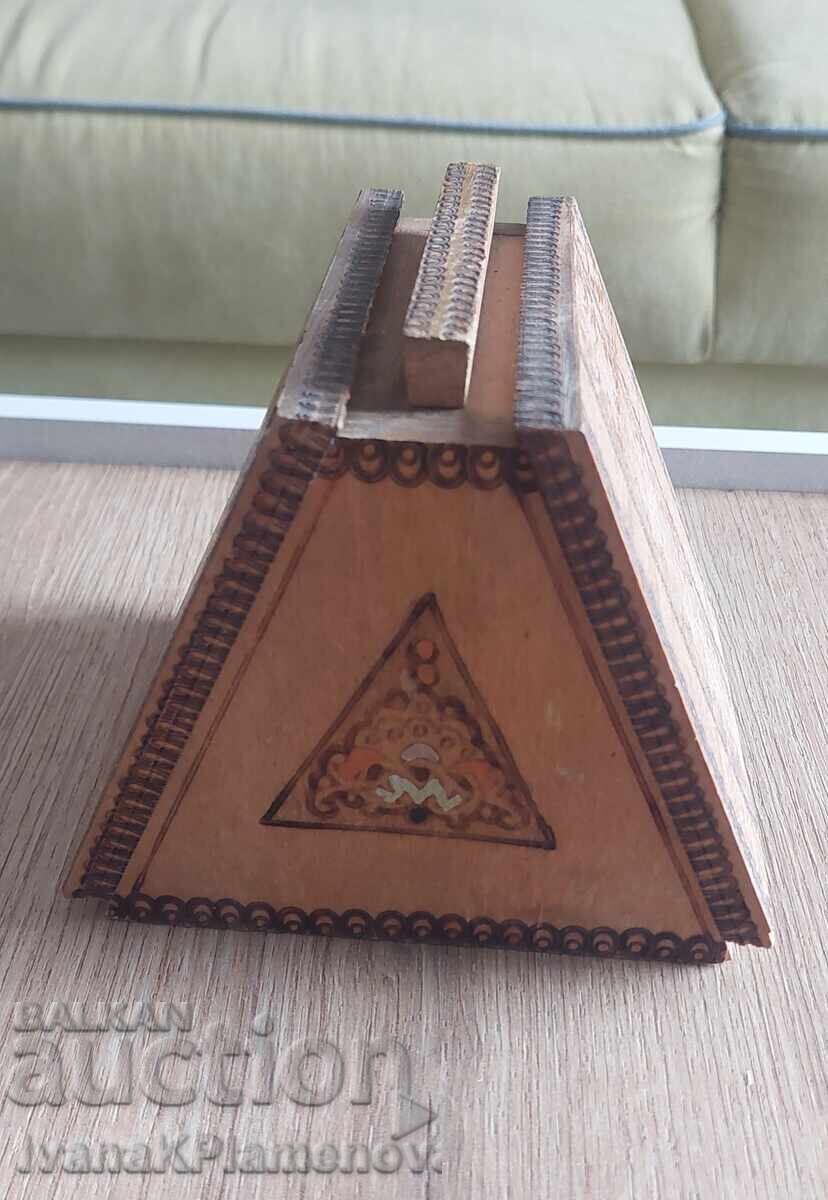 Wooden cigarette box, pyrography, retro, for collectors with price 30.00 BGN | € 15.34 Wooden cigarette box, pyrography, retro, for collectors with price 30.00 BGN | € 15.34