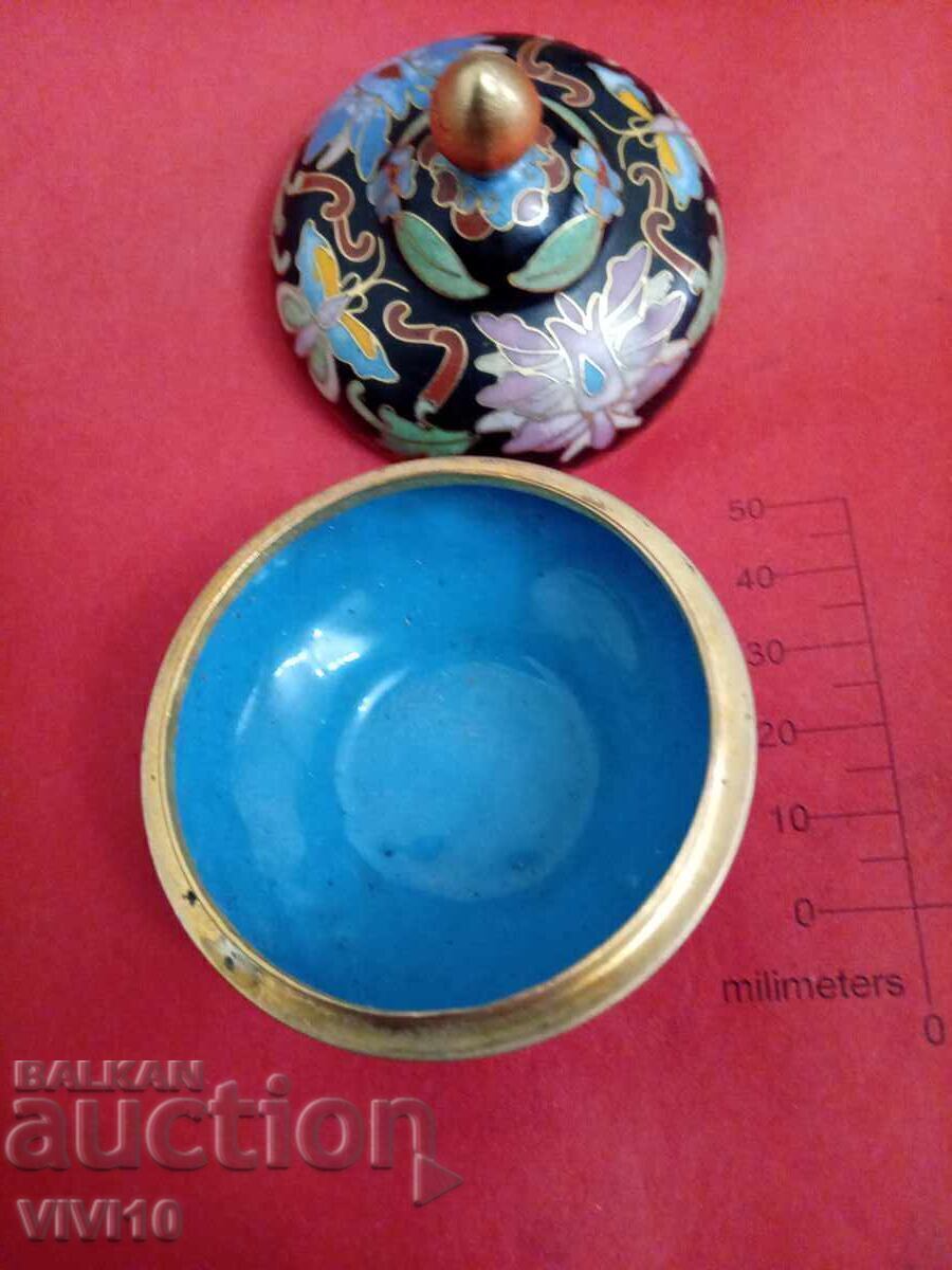 Αρχαίο κουτί κοσμημάτων, σμάλτο, κλοσονέ με τιμή 50.00 BGN | € 25.56