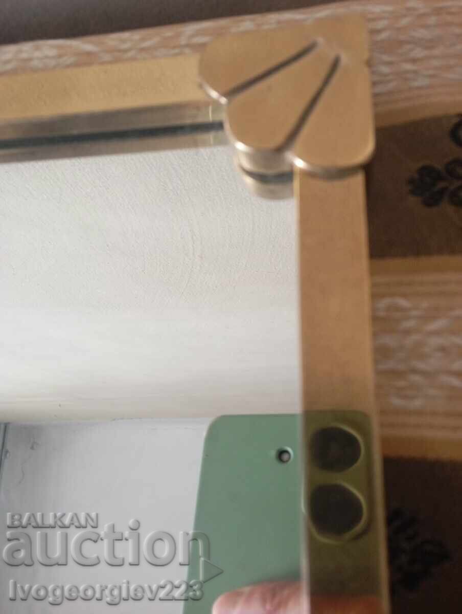 Аукцион Ретро огледало за стена Аукцион Ретро огледало за стена